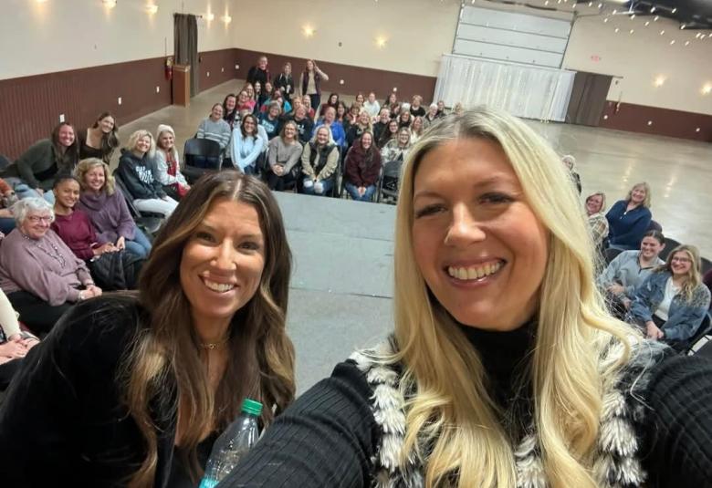 Linn-News - Staff Photo - Create Article